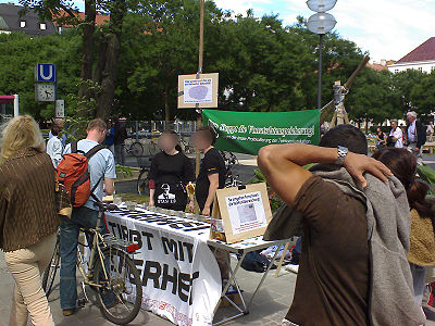 Muenchen-Infostand-1 200723.jpg